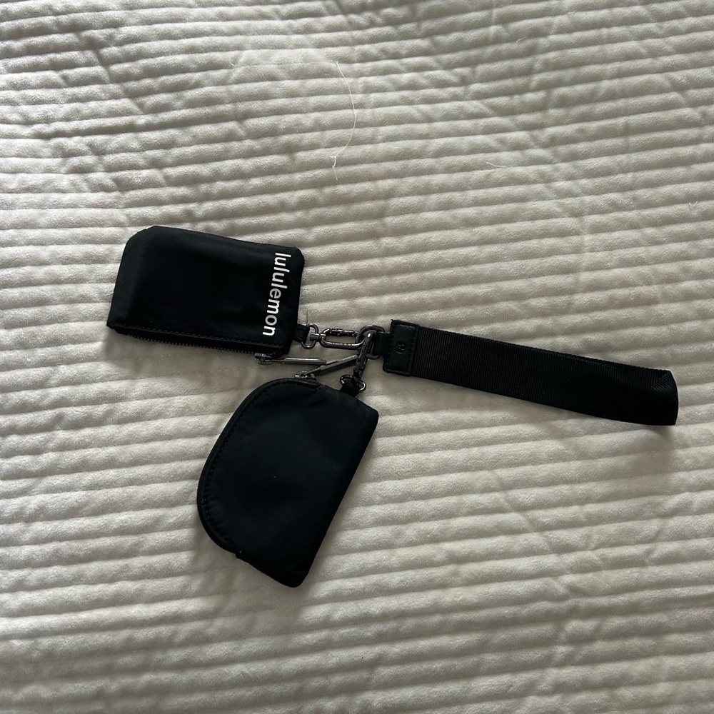 lululemon dual wristlet